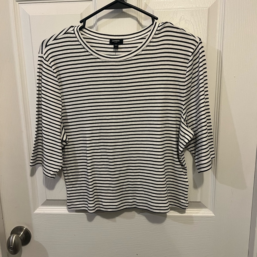 Express Black and White Striped Long Sleeve Crewneck Tee